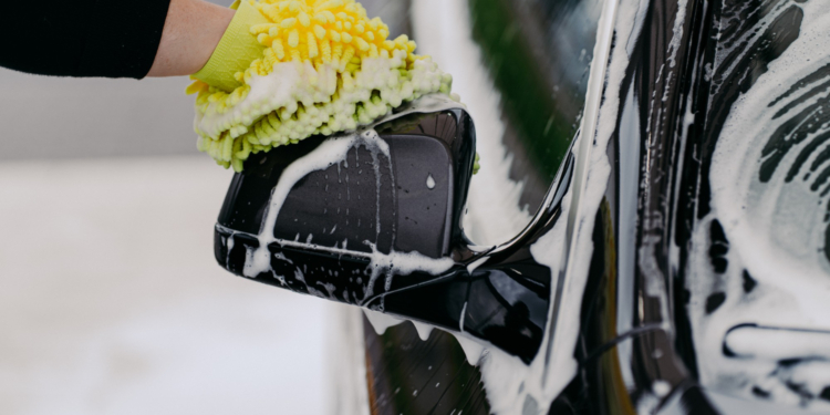 Ako ľahko a pritom dôkladne umyť auto aj v domácich podmienkach?