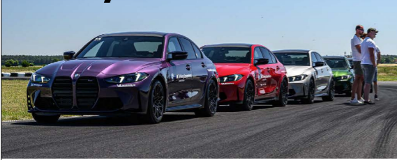 OKRUHOVÝ ZÁŽITOK s ostrými modelmi značky BMW