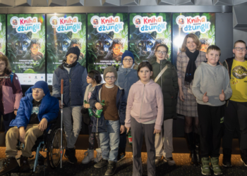 Kino pre všetkých: Uviedli sme premietanie pre nevidiacich a mikulášske projekcie pre deti  s autizmom