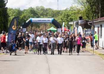 Bež a pomáhaj s PARASPORT24: Turčiansky beh premení kilometre na životnú podporu pre Tadeáška!