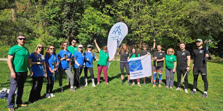 Nordic walking ako terapia? Nový projekt Walk and Talk podporuje duševné zdravie dievčat a žien!