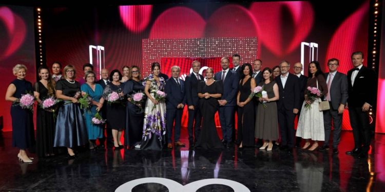 Výnimoční ľudia, silné príbehy a standing ovation. Národná cena starostlivosti DOBRÉ SRDCE ocenila hrdinov sociálnych služieb.