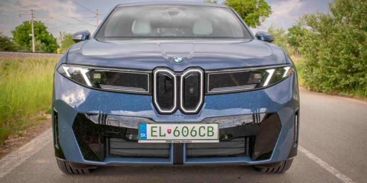 Test: BMW iX3 – Revolučný elektromobil