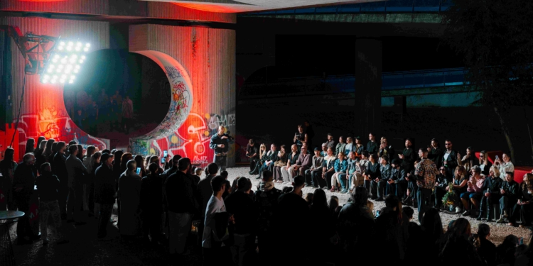 mayhem: Značka freier otvorila trinásty ročník Mercedes-Benz Fashion Live! prehliadkou powered by Ploom pod Mostom Apollo, na území budúcej mestskej štvrte Southbank